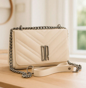Bolsa Feminina Pequena Transversal com Corrente – Elegância e Estilo em Promoção!