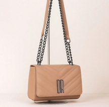 Bolsa Feminina Pequena Transversal com Corrente – Elegância e Estilo em Promoção!