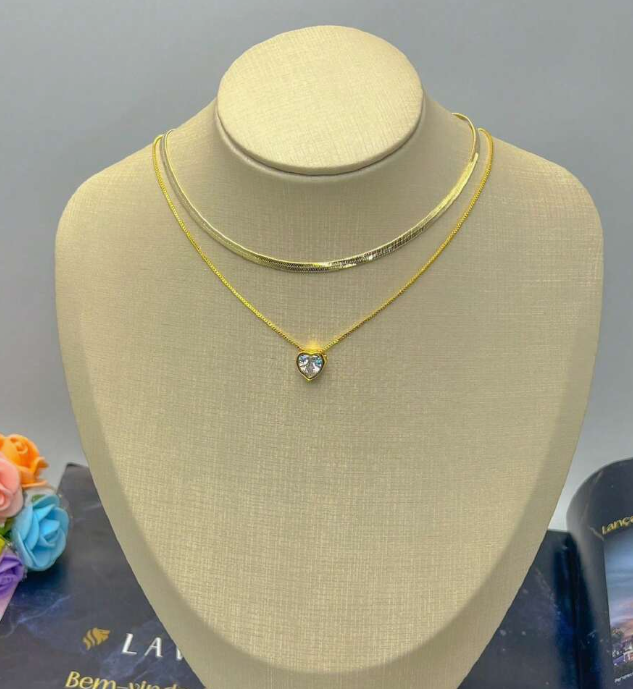 Kit 2 Colares Femininos Laminados com Pingente de Coração – Elegância e Charme em Dobro!