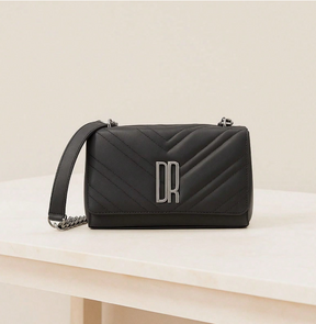 Bolsa Feminina Pequena Transversal com Corrente – Elegância e Estilo em Promoção!