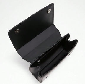 Bolsa Feminina Pequena Transversal com Corrente – Elegância e Estilo em Promoção!